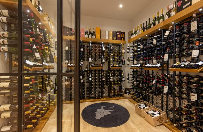 intérieur du magasin CAVAVIN rue Poncelet à Paris